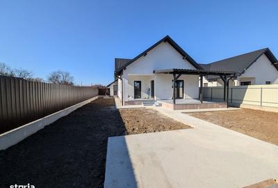 Casă cu 4 camere în Hemeiuș