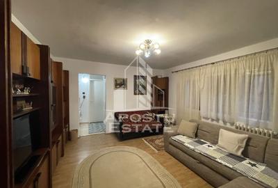Apartament cu 2 camere semidecomandat, mobilat în Micălaca