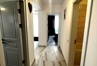 Apartament cu 2 camere decomandat în Roșu