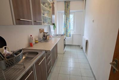 Garsonieră decomandată, mobilată în P-ța Muncii - 2