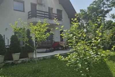 Casă individuală cu 5 camere în Exterior Est