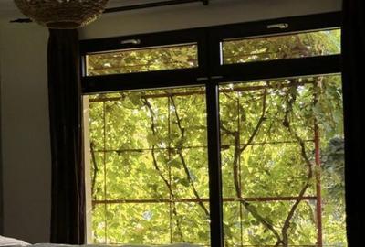 Casă cu 3 camere cu Teren 350 Mp în 23 August - 4