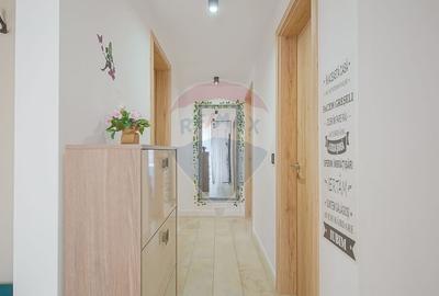 Apartament cu 4 camere decomandat, mobilat în Tractorul - 20