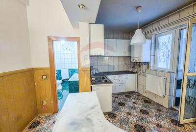 Apartament cu 4 camere semidecomandat în Central - 19