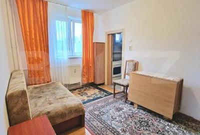 Apartament cu 2 camere, etajul 3 din 4, langa - 2