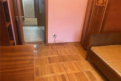 Apartament 3 camere , zona Inspectoratul Scolar , et 2/3 , d - 3