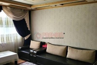 Straja, Piata Resita - 3