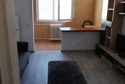Garsonieră semidecomandată în Tractorul - 3