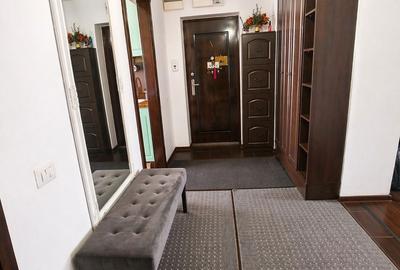 Apartament cu 3 camere semidecomandat în Ipotești - 1