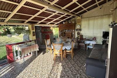 Casă cu 4 camere cu Teren 1138 Mp în Corunca