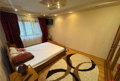 Apartament cu 4 camere decomandat, mobilat în Central