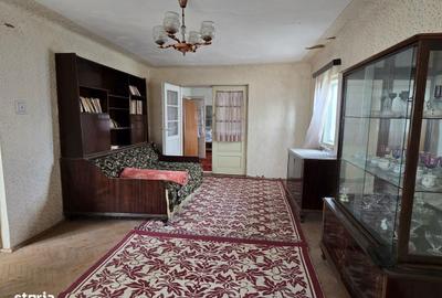 Casă cu 7 camere cu Teren 4500 Mp în Hotarele - 2