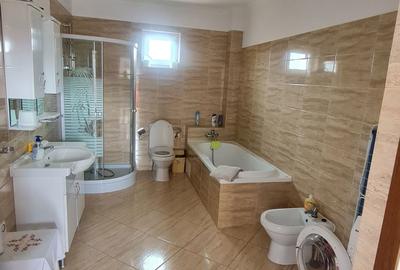 Casă cu 4 camere cu Teren 700 Mp în Satu Mare - 3