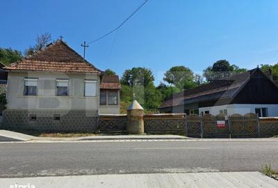 Casă cu 4 camere în Mărișelu