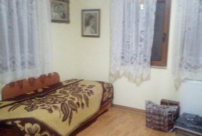 Vand casa cu 3 camere + dependinte, teren 320 mp, sat Ibanesti, str. Principala - 3