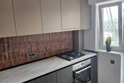 Apartament cu 3 camere decomandat, mobilat în 13 Septembrie - 8