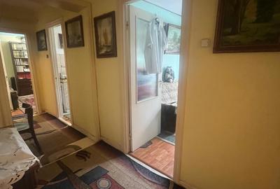 Apartament trei camere - Zona Școala nr. 10 - etajul 2 - 7