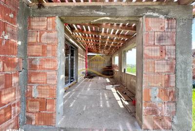 Casă cu 3 camere cu Teren 370 Mp în Săucești - 11