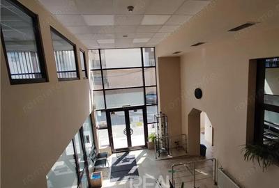 Spațiu comercial, de 170 mp, în Central - 3