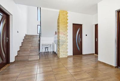 Casa / Vila cu 6 camere de vanzare I Podul Iloaiei - 7