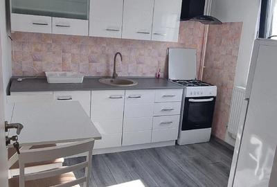 Garsonieră decomandată în Central