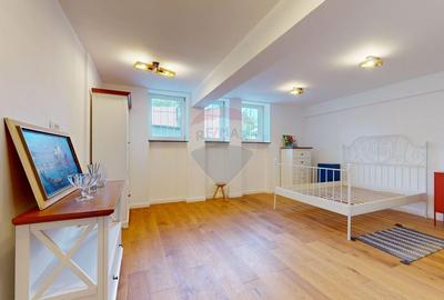 Apartament 2 camere si doua bai, compartimentat in 2 studiouri, Schei