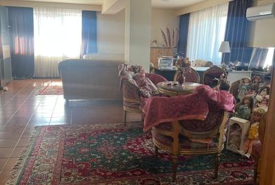 Casă individuală cu 5 camere cu Canalizare în Parcul Carol - 9