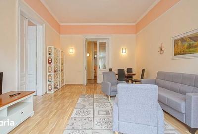 Apartament cu 3 camere decomandat în Centrul Istoric