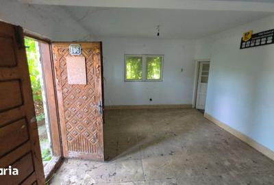 Casă cu 6 camere cu Teren 1444 Mp în Central - 2