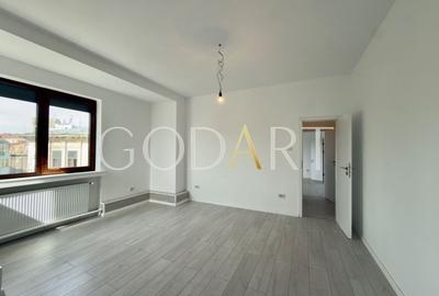 Apartament cu 5 camere decomandat în Universitate - 3