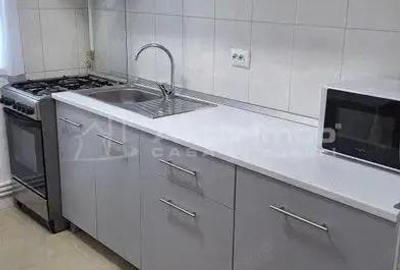 Apartament cu 2 camere decomandat în CET