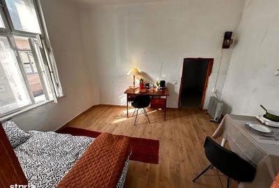 Casă cu 4 camere semidecomandat în Central - 2