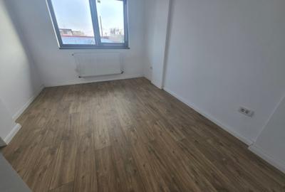 Casă cu 5 camere cu Canalizare în Sud - 14