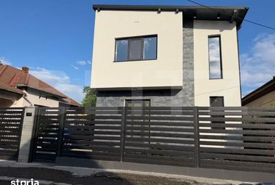 Casă cu 3 camere cu Teren 408 Mp în Central - 1