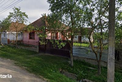Casă cu 4 camere cu Teren 1427 Mp în Sâmbăta - 4