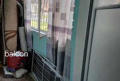 Apartament cu 3 camere semidecomandat în Micro 4 - 3