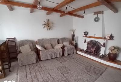 Apartament cu 4 camere decomandat în Baicului