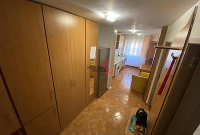 Garsonieră decomandată, mobilată în Tei - 6