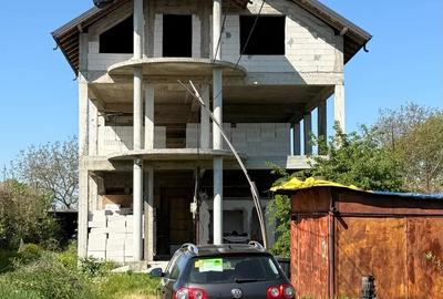Casă cu 6 camere cu Teren 1628 Mp în Bungetu - 2