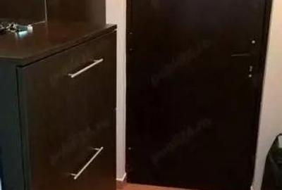 Garsonieră decomandată în Titan