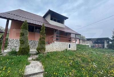 Casă cu Teren 500 Mp în Central - 2