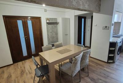 Apartament cu 3 camere semidecomandat în Decebal