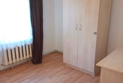 Dau spre închiriere apartament 3 camere Str Alexandru Vlahuță 21 - 4