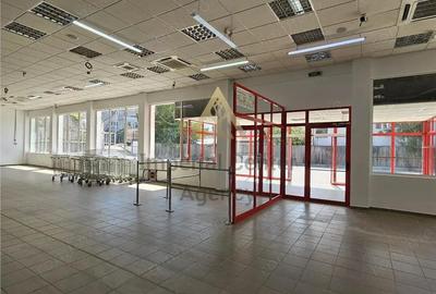 Spațiu comercial, de 525 mp, în Nord - 16