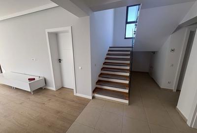 Casă cu 4 camere cu Teren 495 Mp în Câmpului - 1