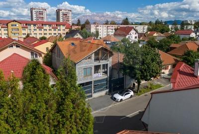 Casă cu 8 camere cu Teren 470 Mp în Gemenii - 3