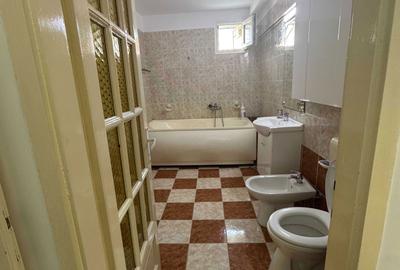 Apartament cu 3 camere semidecomandat în Costin Georgian - 4