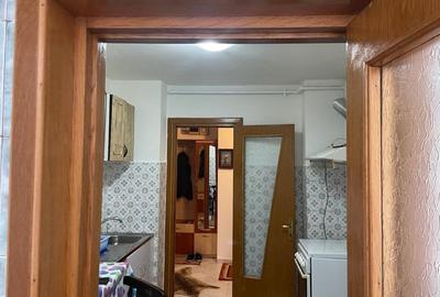 2 camere decomandat, centrala gaz, et 1, Tomis 3, termen lung, contract,400 euro 2 camere decomandat, centrala gaz, et 1, Tomis 3, termen lung, contract,400 euro - 10