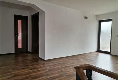 Casă cu 4 camere în Roșiori de Vede - 1