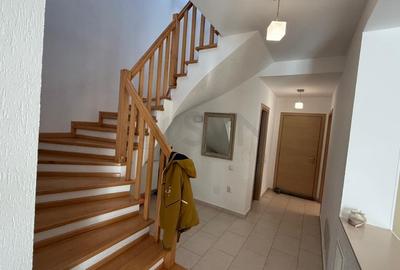 Casă individuală cu 5 camere cu Canalizare în Central - 6